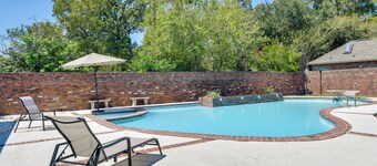 Stunning Baton Rouge Home w/ Pool: Near Lsu!