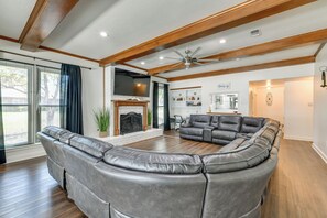 House (4 Bedrooms) | Interior