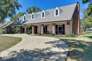 House (4 Bedrooms) | Interior - Stunning Baton Rouge Home w/ Pool: Near Lsu! (Baton Rouge)