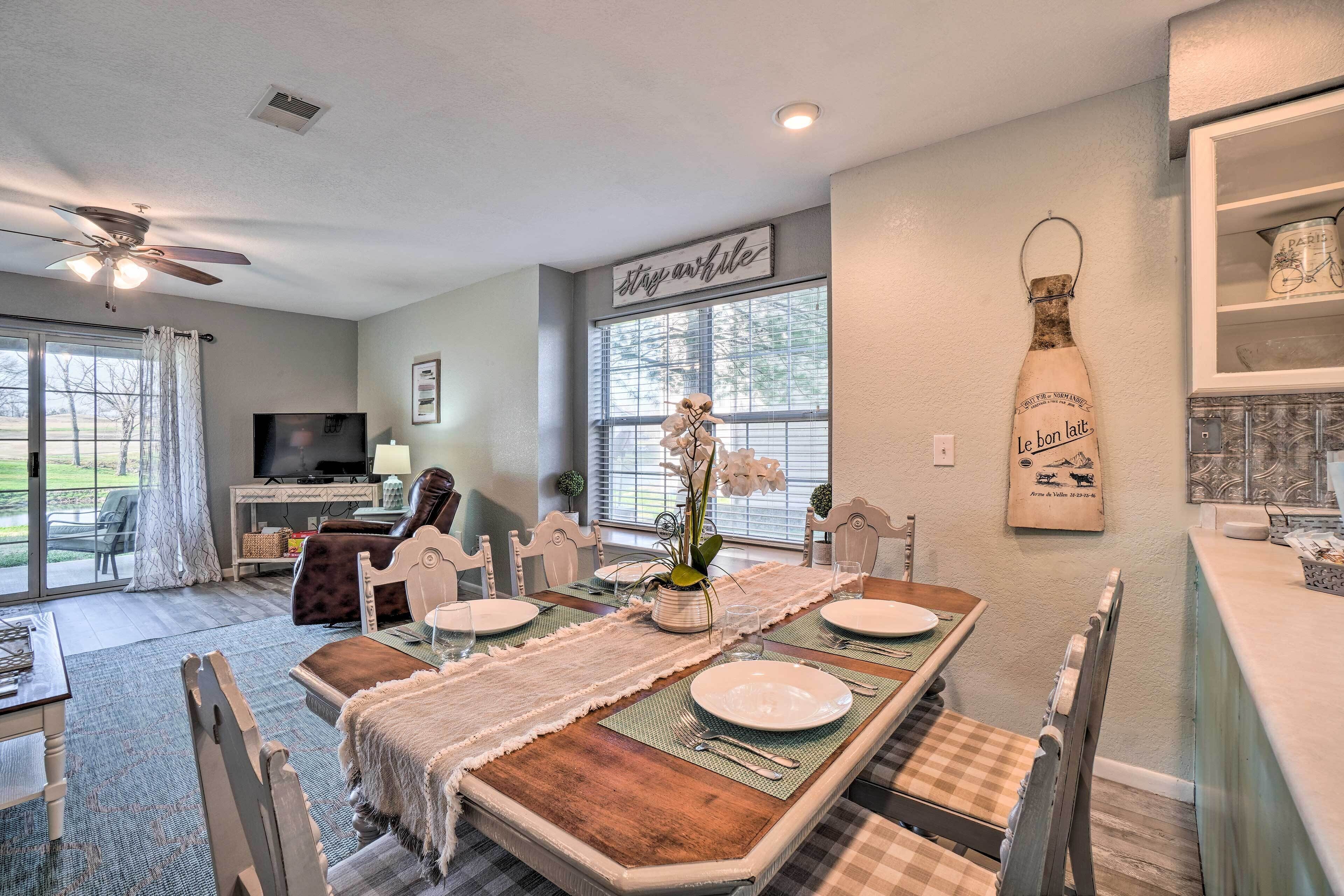 Stunning Condo ~ 3 Mi to Branson Landing!