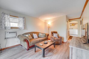 House (2 Bedrooms) | Interior - Table Rock Lake Cabin w/ Deck & Bar! (Shell Knob)