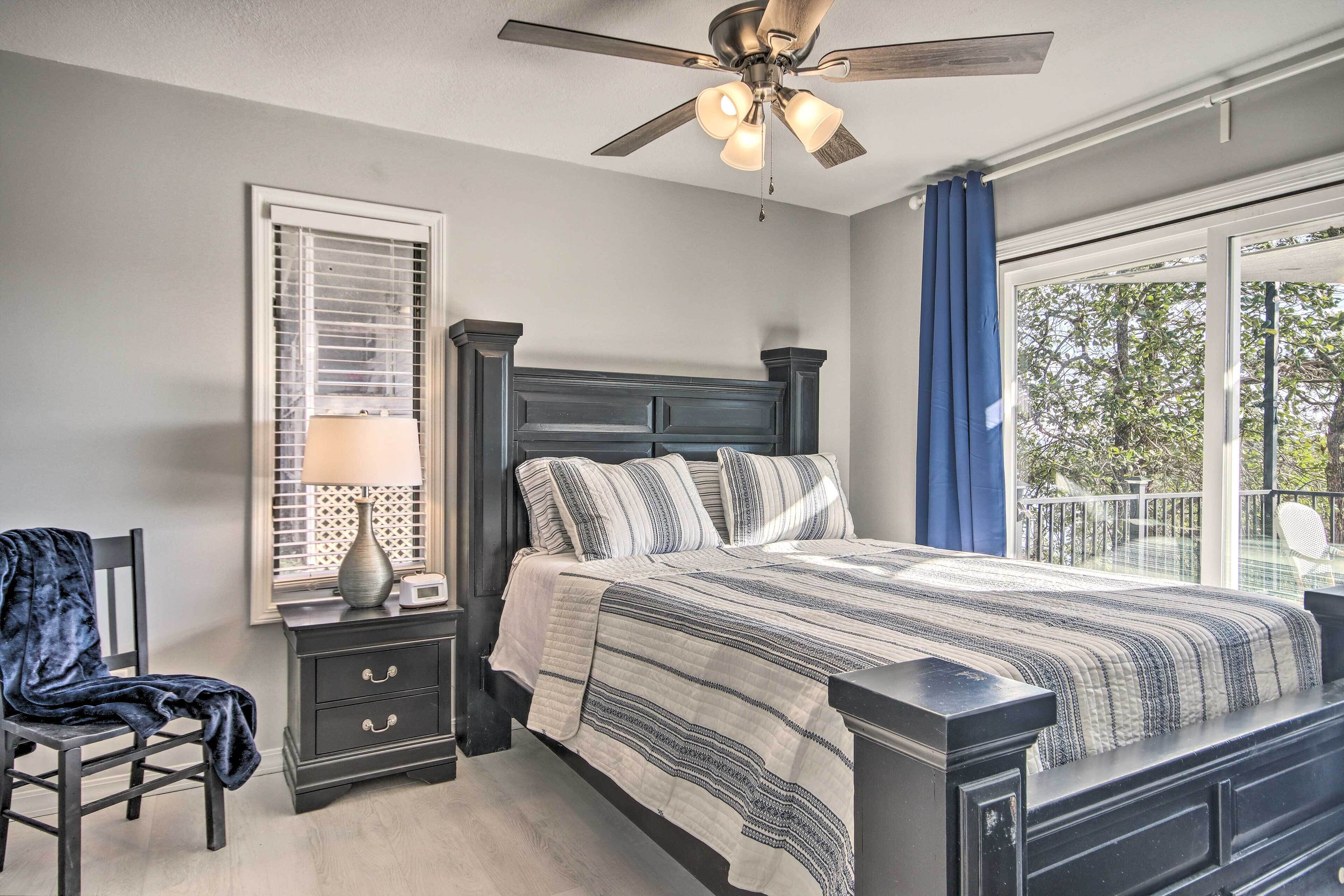 Table Rock Lake Hideaway w/ Deck: Bring Your Boat!