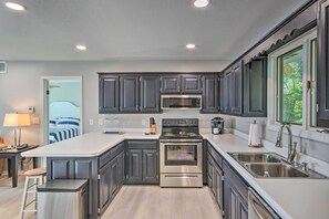 Interior - Table Rock Lake Hideaway w/ Deck: Bring Your Boat! (Golden)