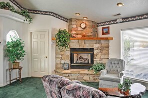 Apartment (0 Bedroom) | Interior - Sunny La Verkin Studio - 20 Mi to Zion Nat'l Park! (La Verkin)