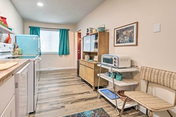 Stylish Vacation Rental - Walk To Isu! - Bloomington, IL