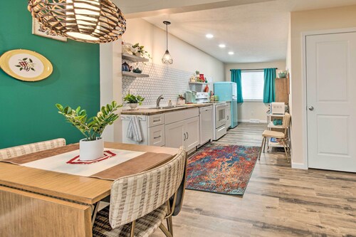 Stylish Vacation Rental - Walk to Isu!