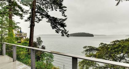 'the Nest' Gorgeous Waterfront La Conner Getaway!