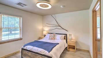 Cottage (2 Bedrooms) | 2 bedrooms, iron/ironing board, bed sheets