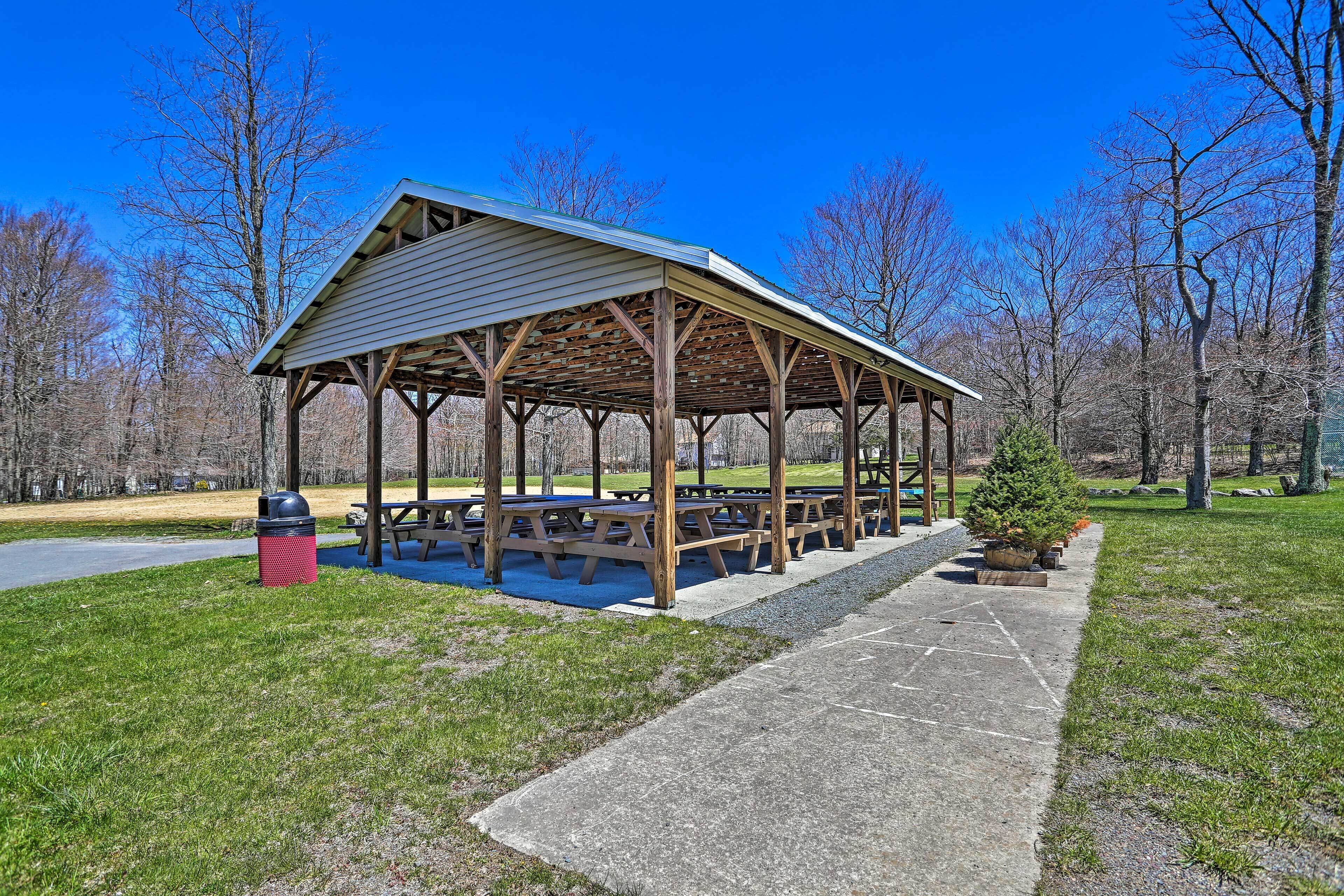 Tobyhanna Vacation Home w/ Community Pool Access