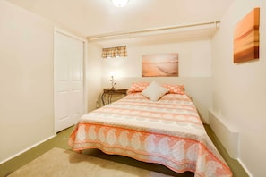 Apartment (3 Bedrooms) | Interior - Lexington Apt Rental Near VA Military Institute! (Lexington)