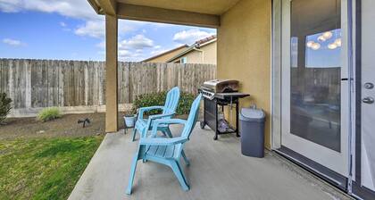 Visalia Home w/ Yard: 4 Mi to Downtown!
