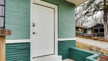 Apartment (0 Bedroom) | Interior