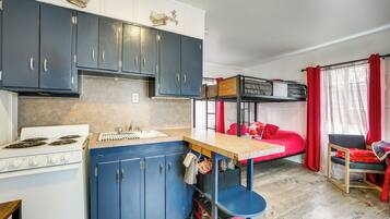 Apartment (0 Bedroom) | Interior