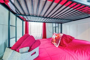 Interior - Themed Rockaway Beach Studio w/ Lake View! (Rockaway Beach)