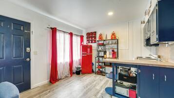 Apartment (0 Bedroom) | Interior