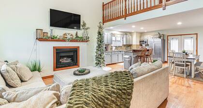 Williamstown Gem w/ Private Pool & Hot Tub!