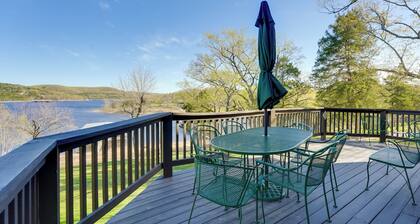 Relaxing Lakeview Retreat in Reeds Spring w/ Deck