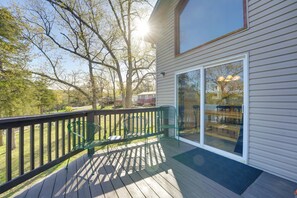 House (3 Bedrooms) | Interior - Relaxing Lakeview Retreat in Reeds Spring w/ Deck (Kimberling City)