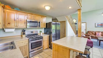 House (3 Bedrooms) | Interior