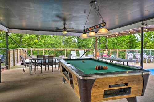 Pool Access! Waterfront Home on Table Rock Lake