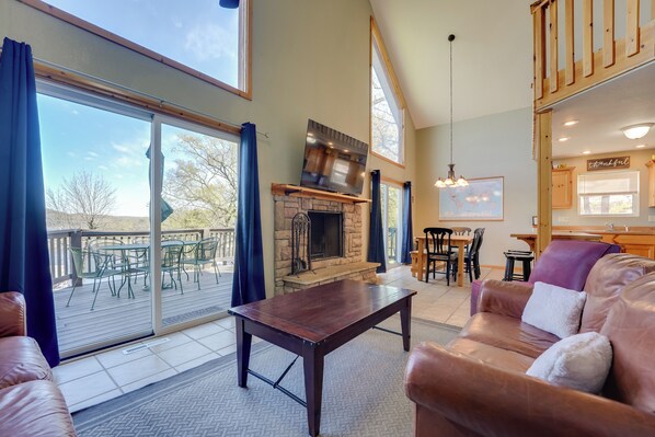 House (3 Bedrooms) | Interior - Relaxing Lakeview Retreat in Reeds Spring w/ Deck (Kimberling City)