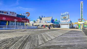 Apartment (3 Bedrooms) | Front of property