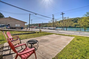 Property grounds - Rockaway Beach House w/ Fire Pit & River View! (Rockaway Beach)