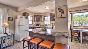 House (2 Bedrooms) | Private kitchen | Paper towels