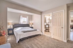House (2 Bedrooms) | 2 bedrooms, iron/ironing board, bed sheets - Rockaway Beach House w/ Fire Pit & River View! (Rockaway Beach)