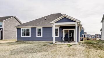 House (3 Bedrooms) | Interior