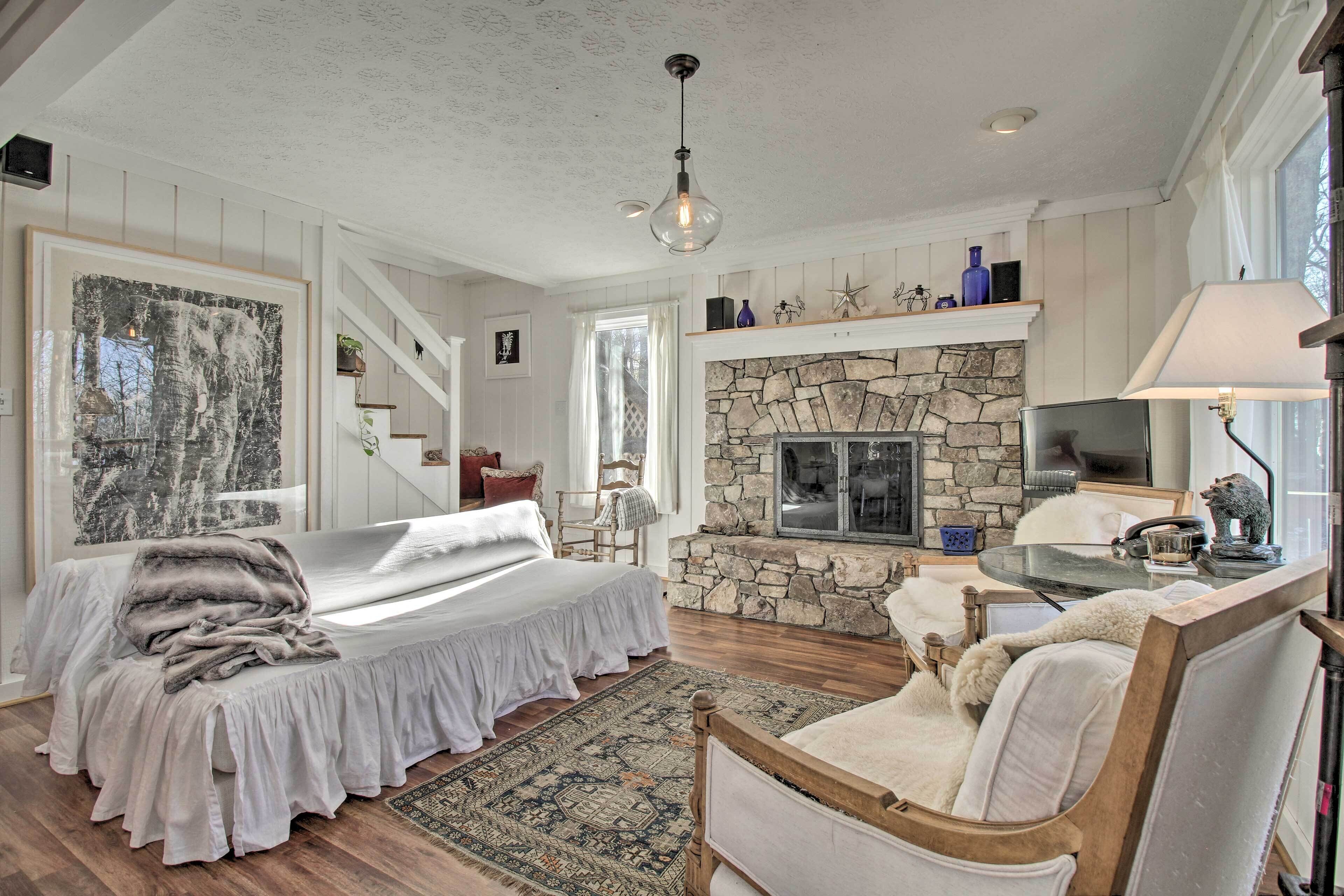 Wintergreen Resort Retreat w/ Hot Tub!