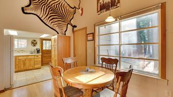 Rumah (2 Bedrooms) | Interior