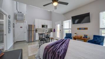Apartment (0 Bedroom) | Iron/ironing board, bed sheets