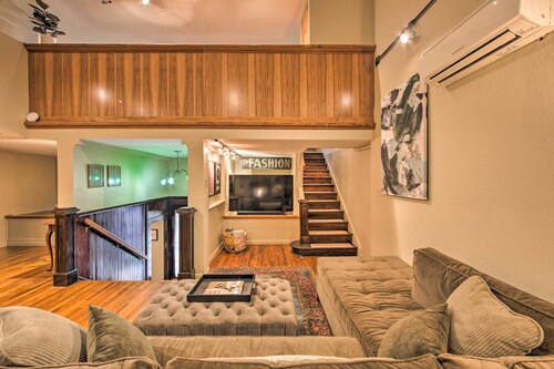 Updated Apartment in Historic Dtwn Marshall!