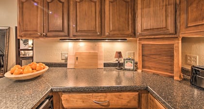 Updated Apartment in Historic Dtwn Marshall!
