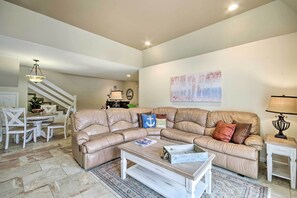 Interior - Waterfront Lake Ozark Home w/ Decks, Fire Pit (Lake Ozark)