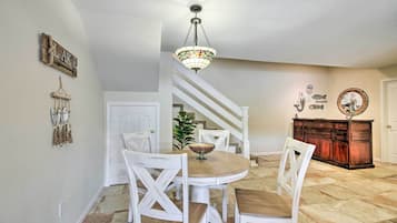 Rumah (4 Bedrooms) | Interior