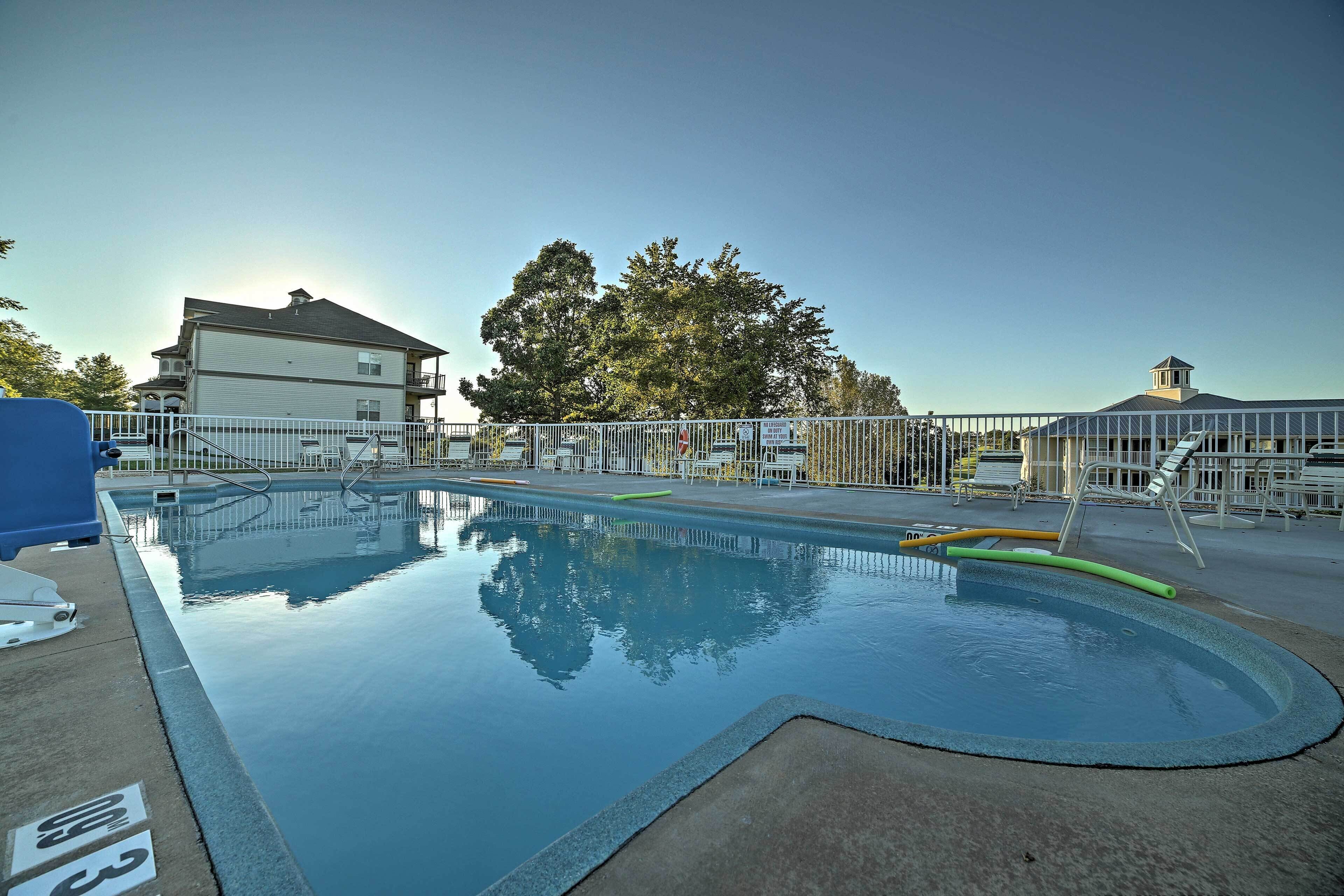 Walk-in Condo: Amenities, 3 Mi to Branson Landing!