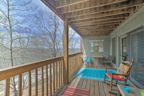 Interior - Condo w/ Pool Access - 2 Mi to Silver Dollar City! (Branson West)