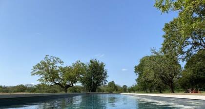 GĂźte de charme au sein du Domaine Quercus. Piscine, Jacuzzi, Sauna.