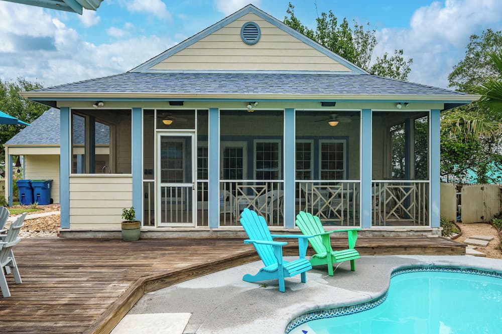 Magnolia Cottage by Miss Kitty’s - Rockport, TX