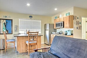 Interior - Albuquerque Studio With Shared Pool & Fire Pit! (Albuquerque)