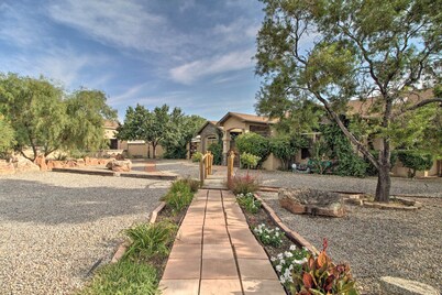 Albuquerque Studio With Shared Pool & Fire Pit!