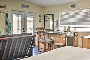 Interior - Albuquerque Studio With Shared Pool & Fire Pit! (Albuquerque)