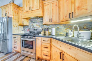 House (4 Bedrooms) | Interior