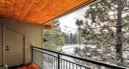 Bend Condo w/ Deck, Resort-style Amenities & Views