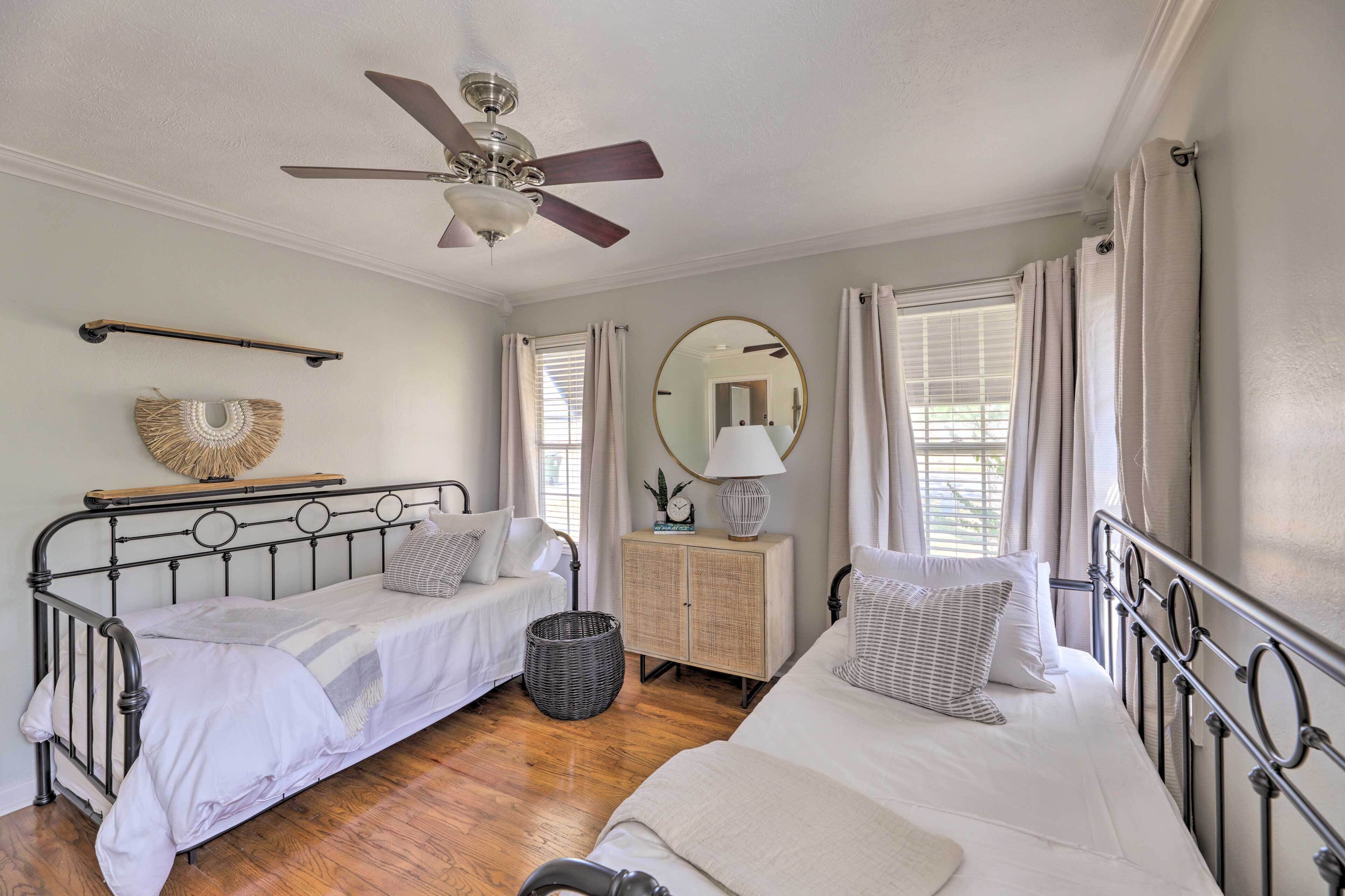 Beautifully Updated Home < 2 Mi to Texas A&m!