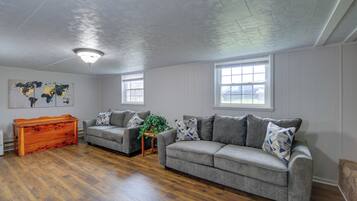 ุงูู
ูุดุฃุฉ ู
ู ุงูุฏุงุฎู