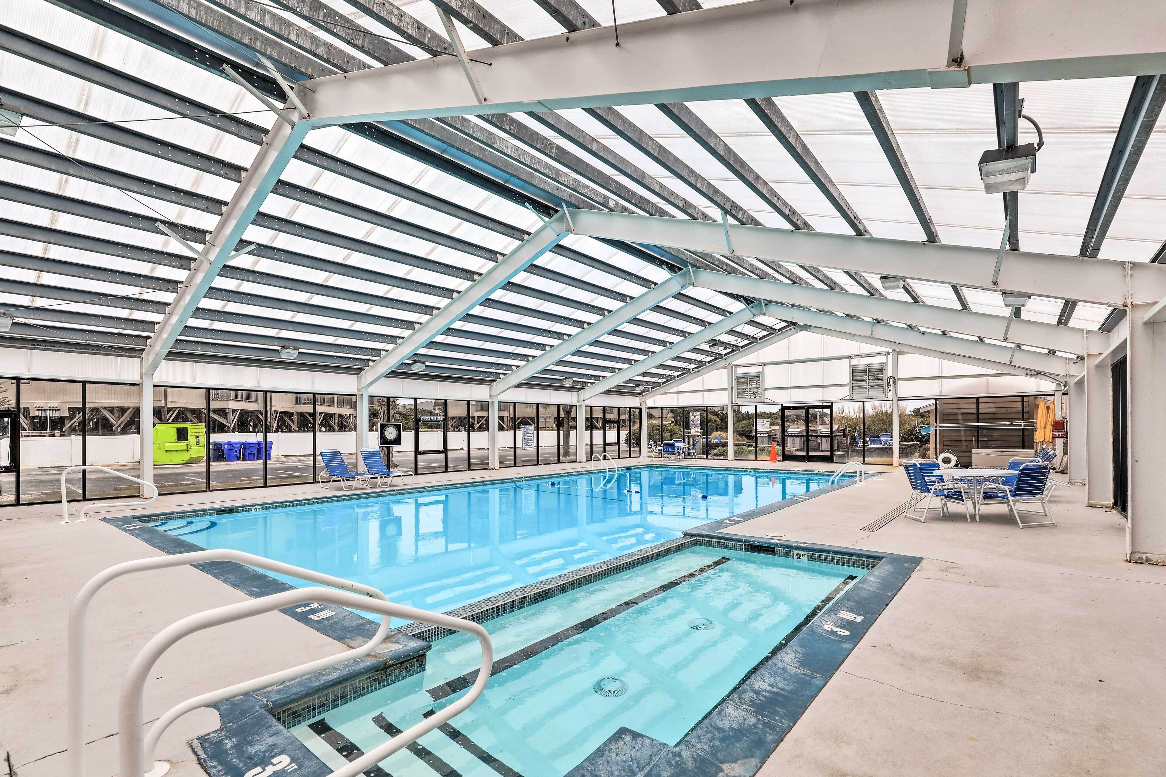 Atlantic Beach Condo w/ Pool: Steps to Beach!