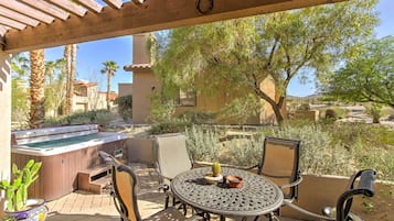 ์ํํธ (2 Bedrooms) | ๋ด๋ถ